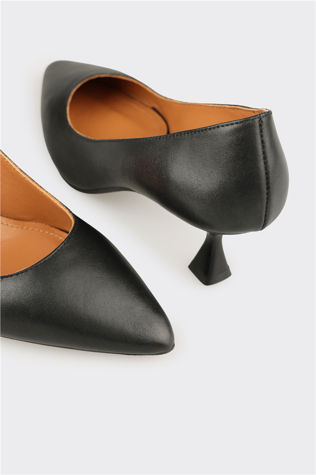 Siyah Deri Kadın Stiletto