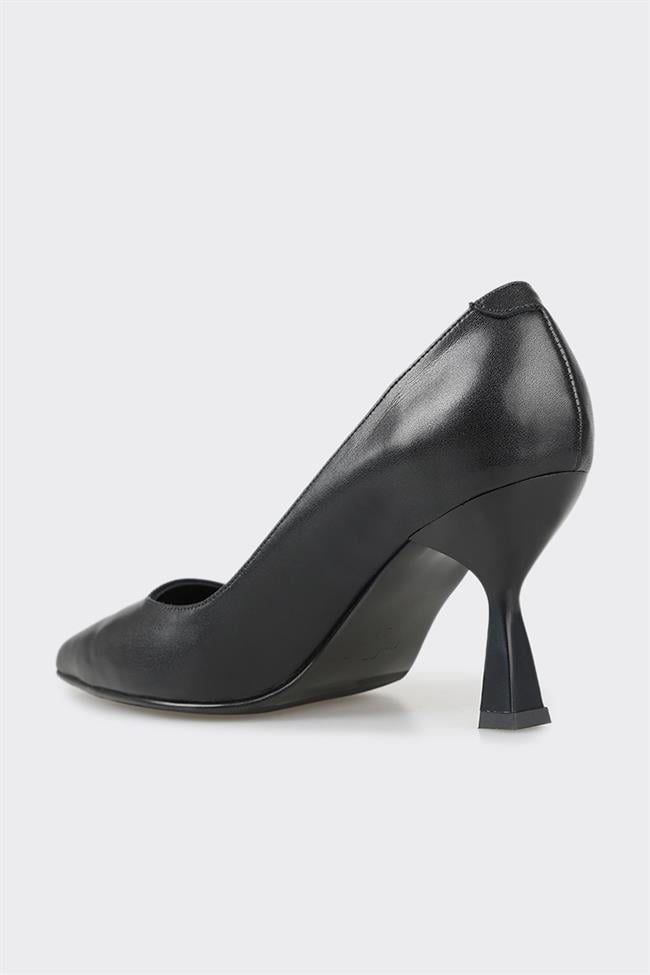 Siyah Deri Kadın Stiletto
