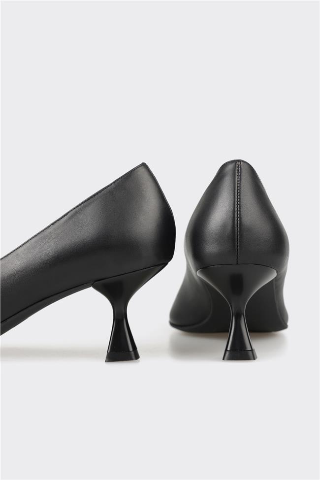 Siyah Deri Kadın Stiletto