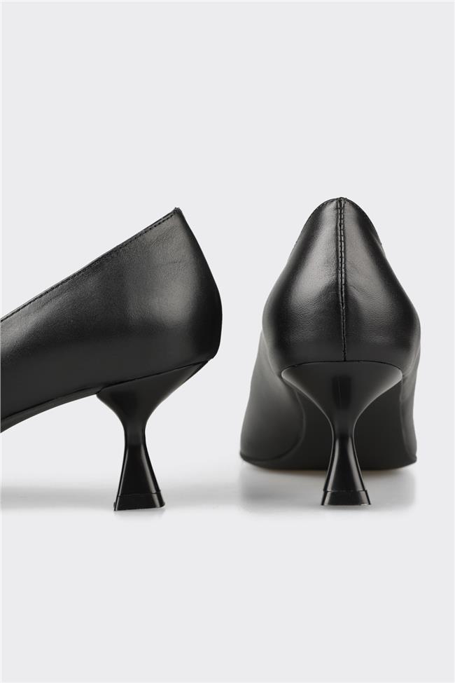 Siyah Deri Kadın Stiletto