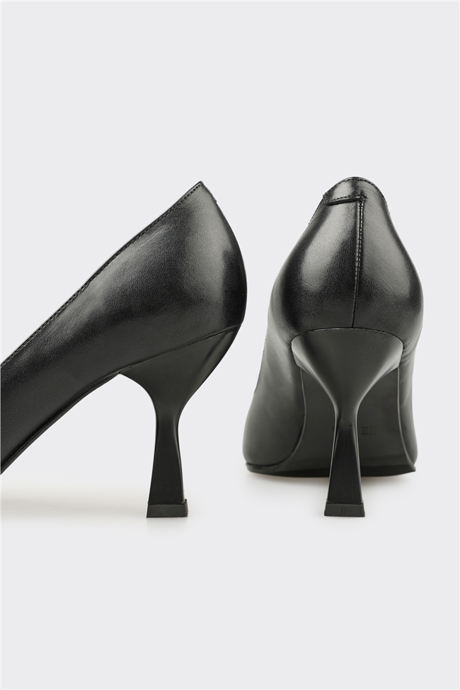 Siyah Deri Kadın Stiletto