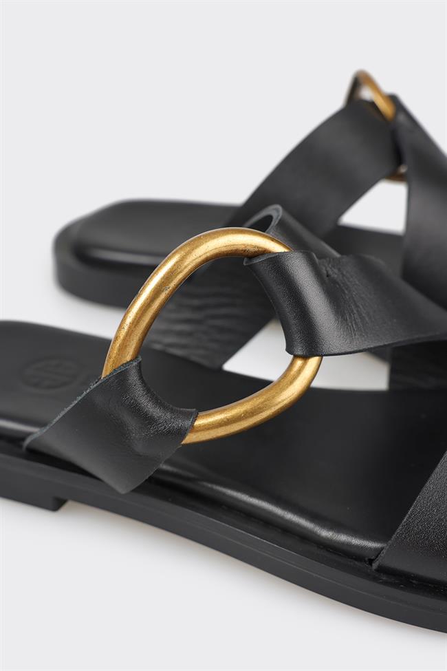 Siyah Deri Kadın Terlik