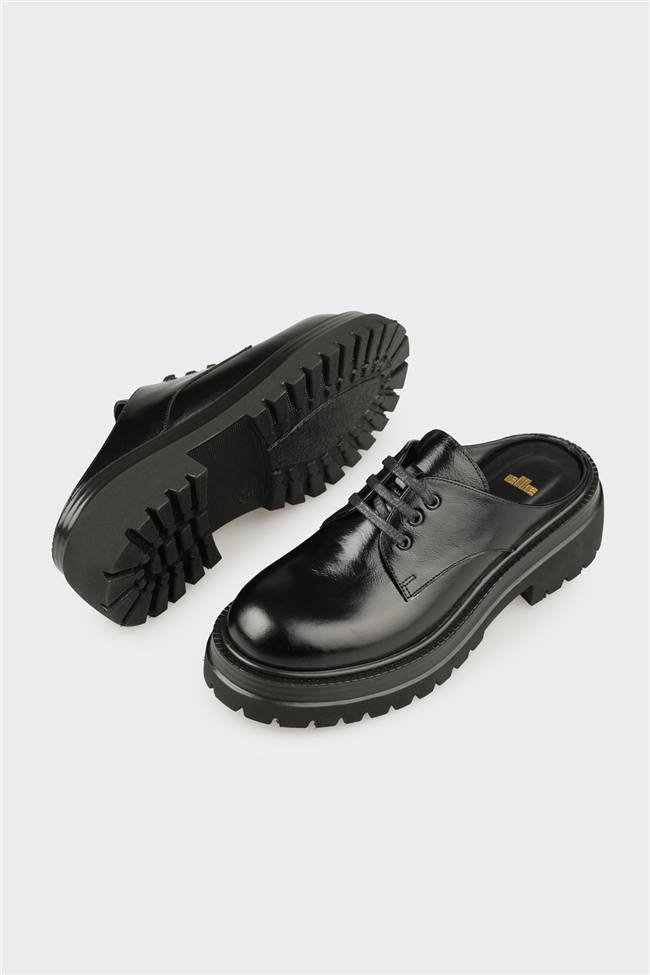 Siyah Deri Kadın Terlik