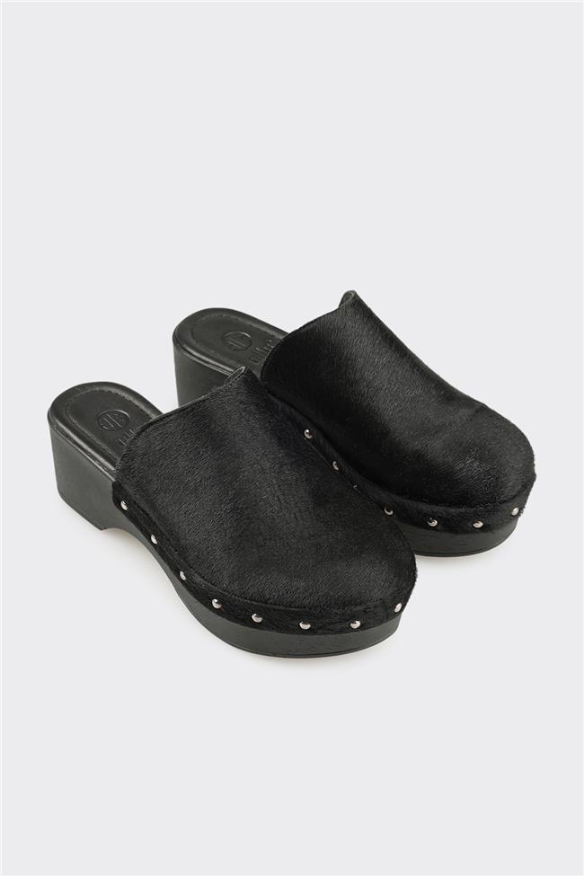 Siyah Deri Kadın Terlik