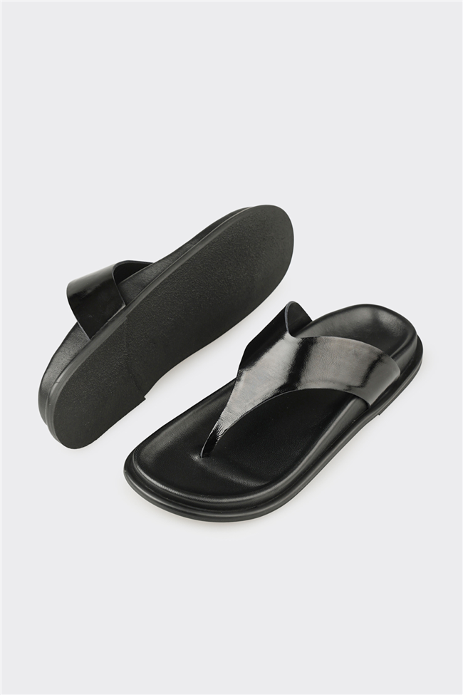 Siyah Deri Kadın Terlik