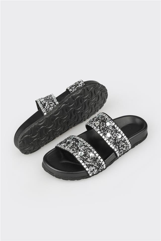 Siyah Deri Kadın Terlik