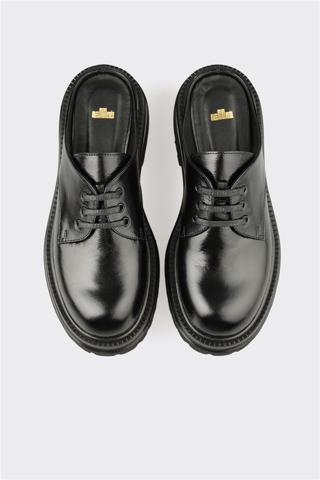 Siyah Deri Kadın Terlik