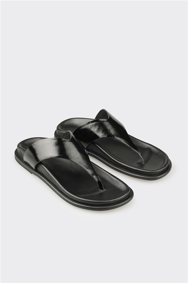 Siyah Deri Kadın Terlik