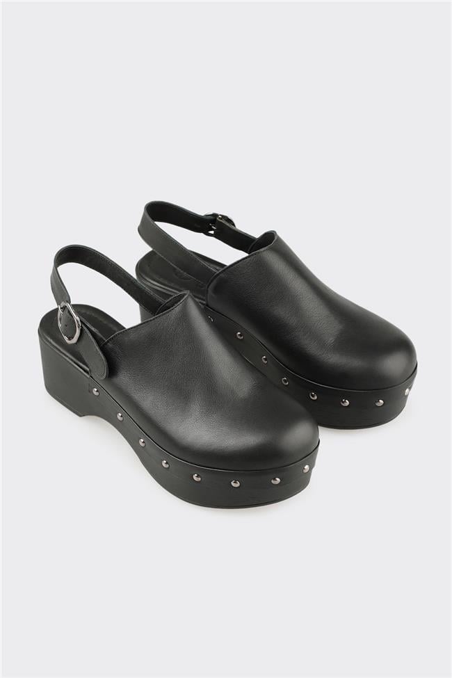 Siyah Deri Kadın Terlik