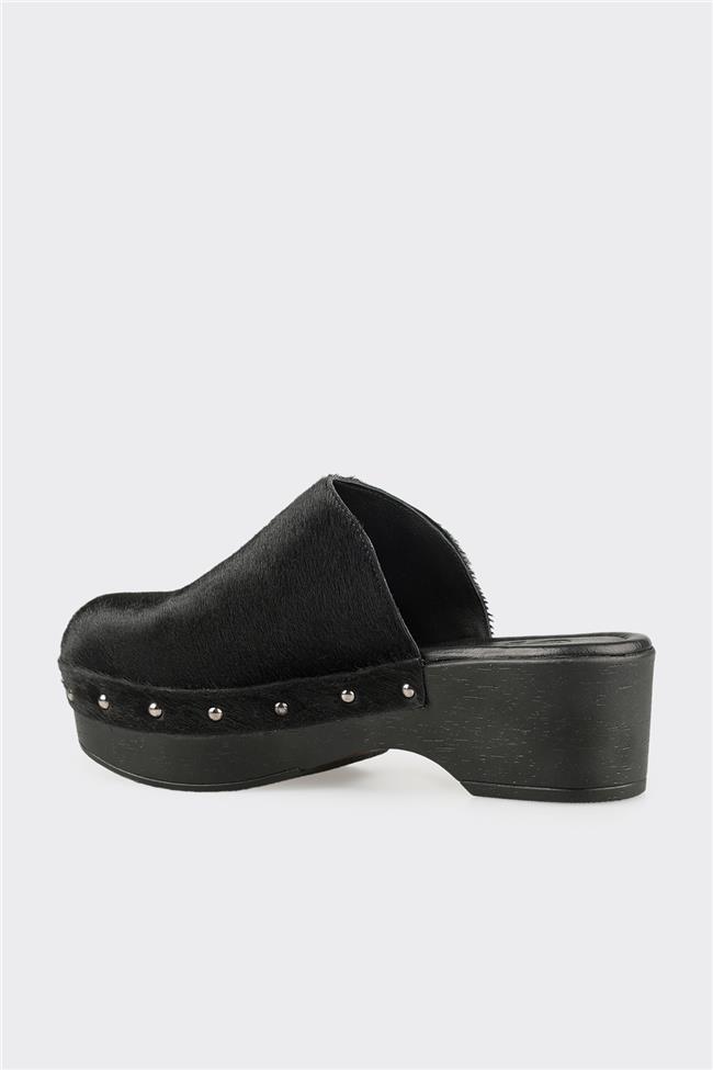 Siyah Deri Kadın Terlik