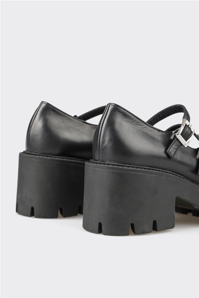 Siyah Deri Kadın Günlük Ayakkabı