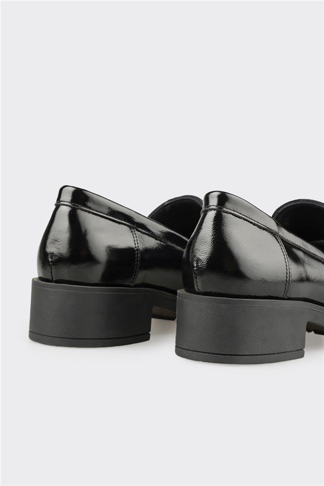 Siyah Deri Kadın Topuklu Ayakkabı