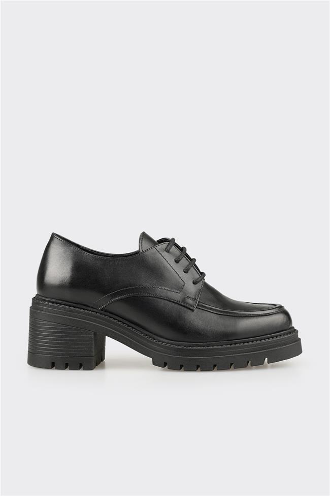 Siyah Deri Kadın Topuklu Ayakkabı