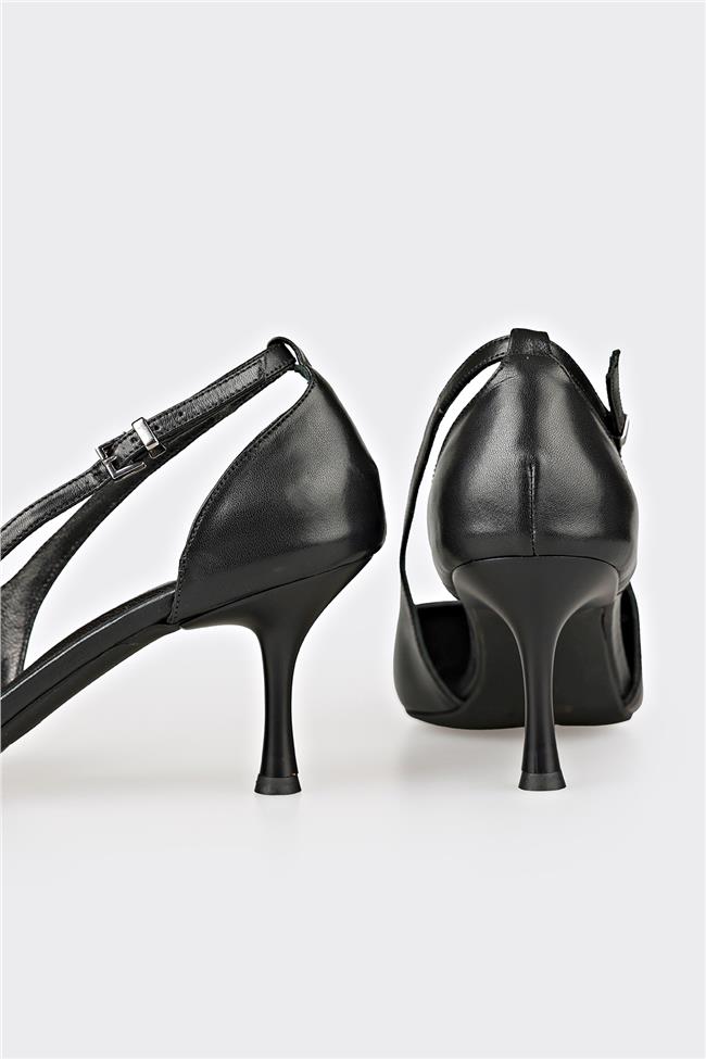 Siyah Deri Kadın Topuklu Ayakkabı