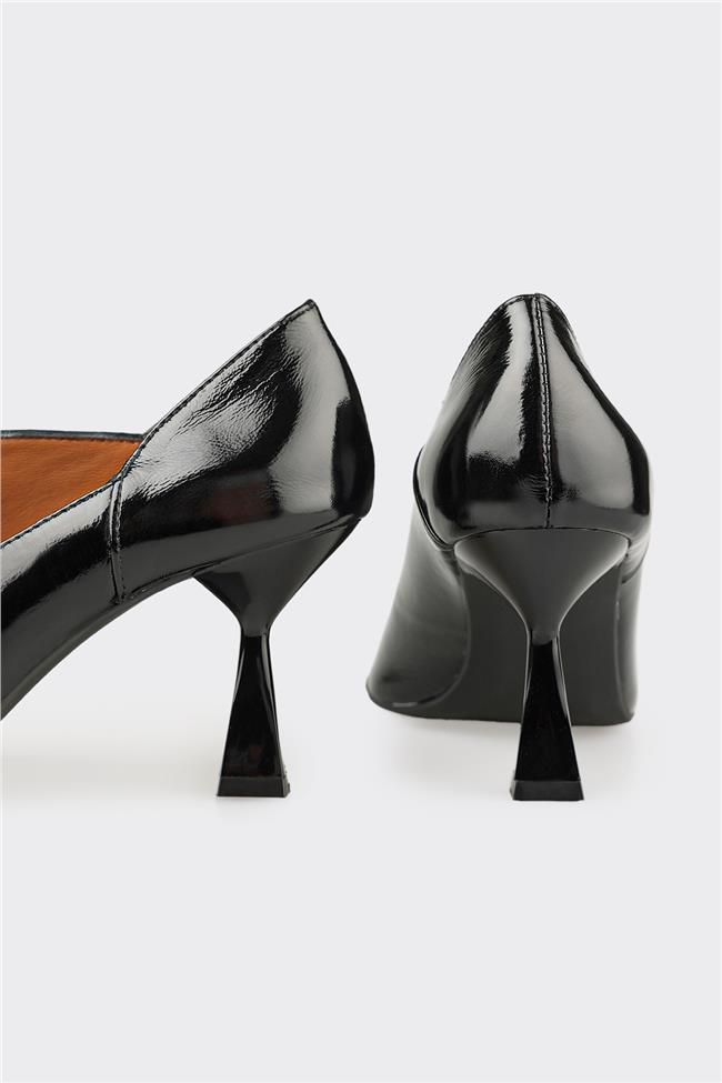 Siyah Deri Kadın Topuklu Ayakkabı