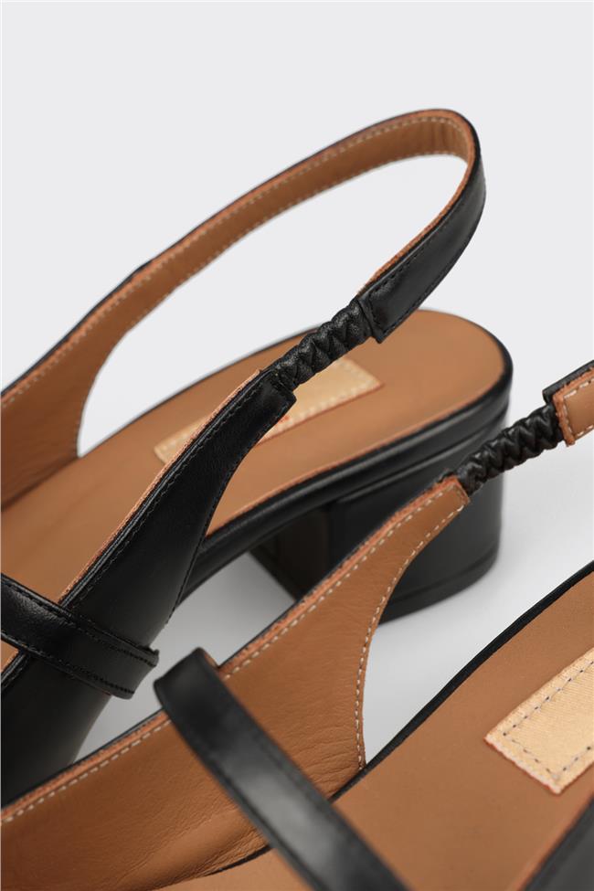 Siyah Deri Kadın Topuklu Ayakkabı