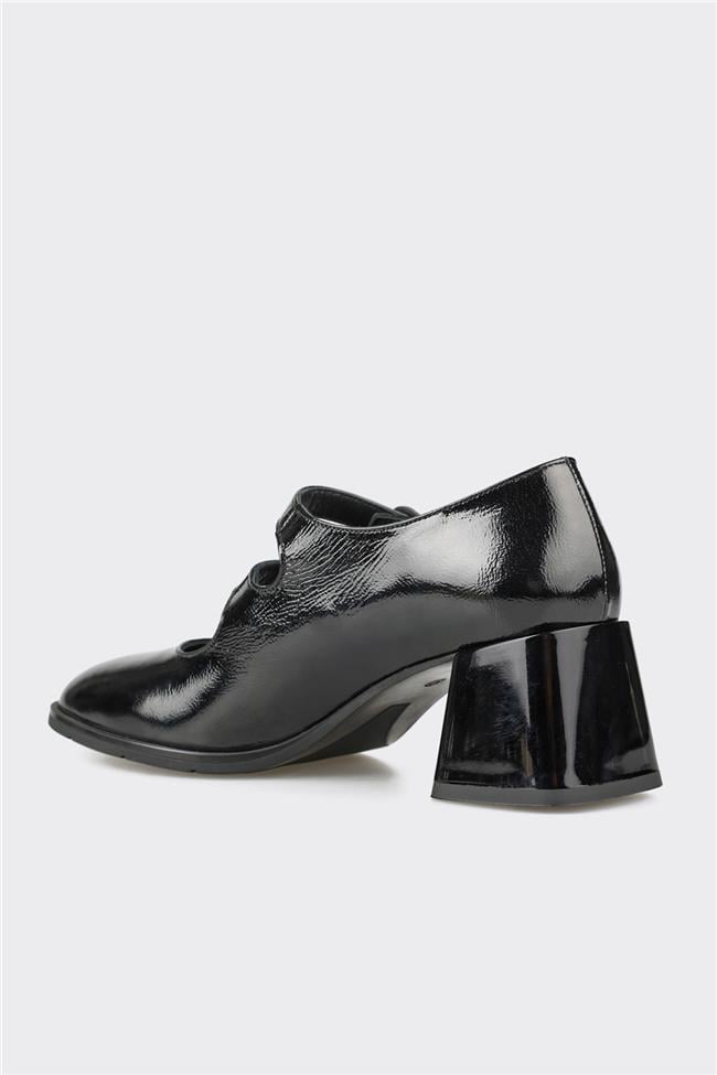 Siyah Deri Kadın Topuklu Ayakkabı