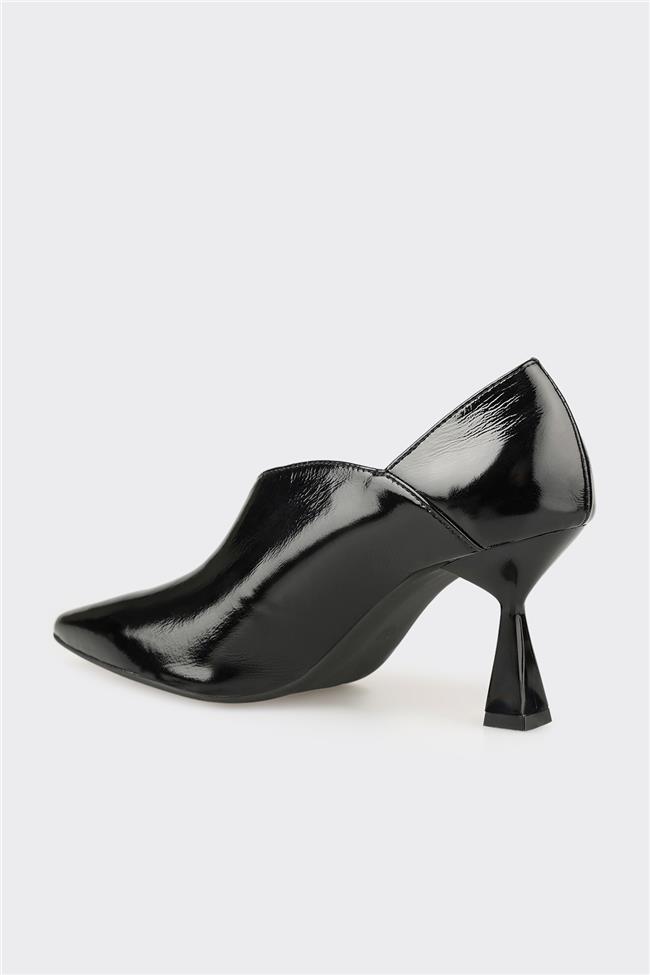 Siyah Deri Kadın Topuklu Ayakkabı