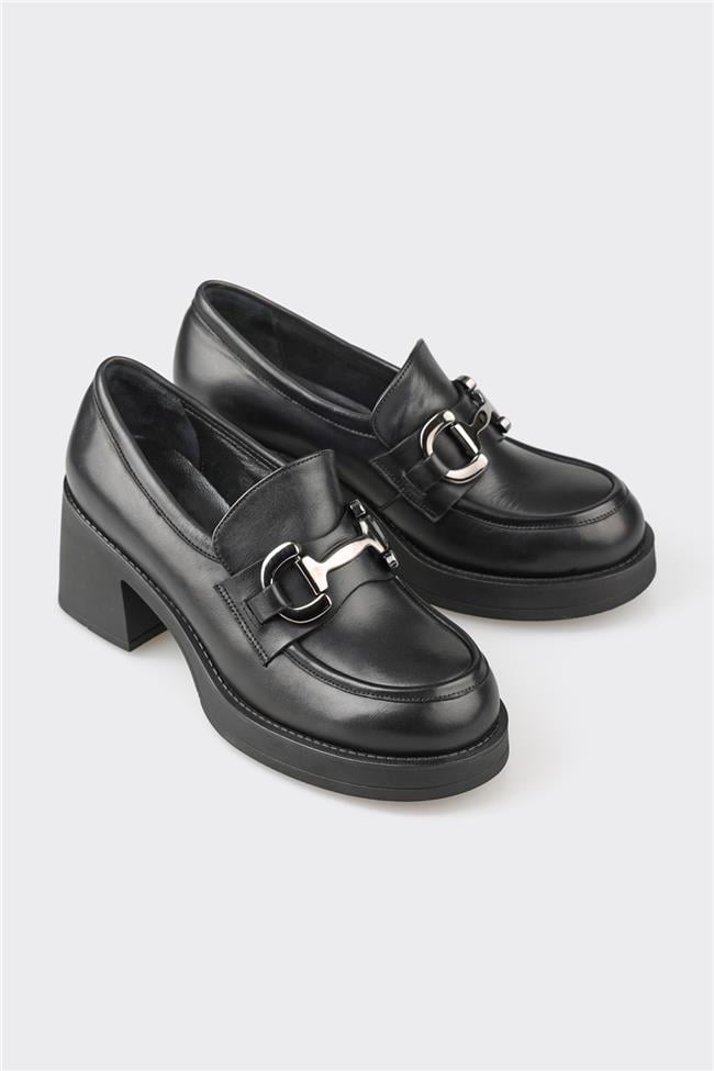 Siyah Deri Kadın Topuklu Ayakkabı