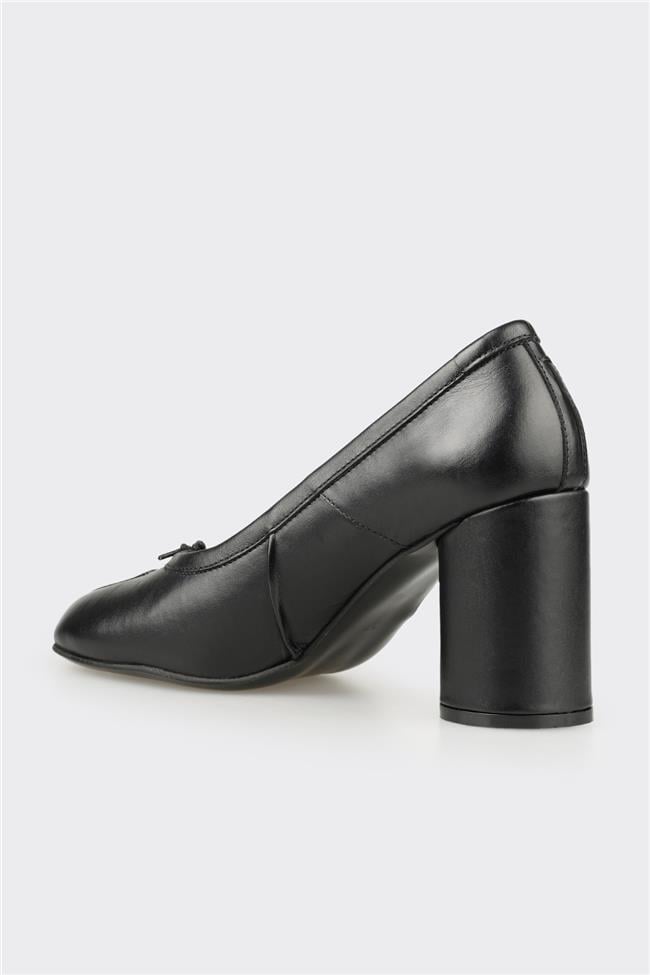 Siyah Deri Kadın Topuklu Ayakkabı