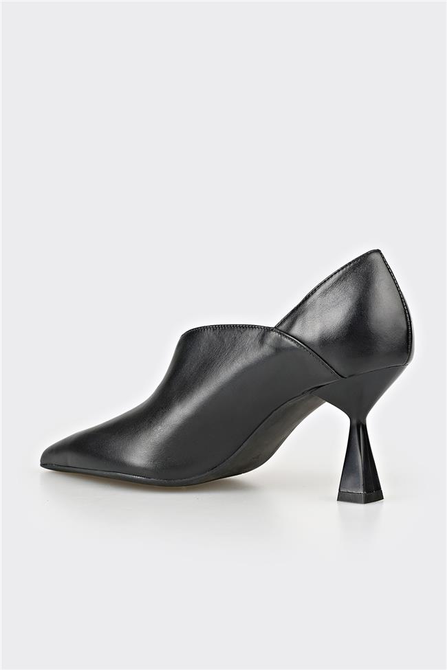 Siyah Deri Kadın Topuklu Ayakkabı