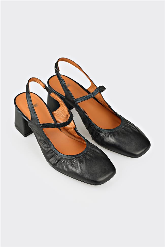 Siyah Deri Kadın Topuklu Ayakkabı