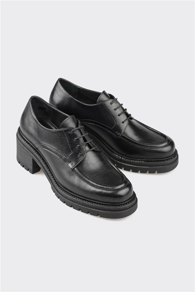 Siyah Deri Kadın Topuklu Ayakkabı