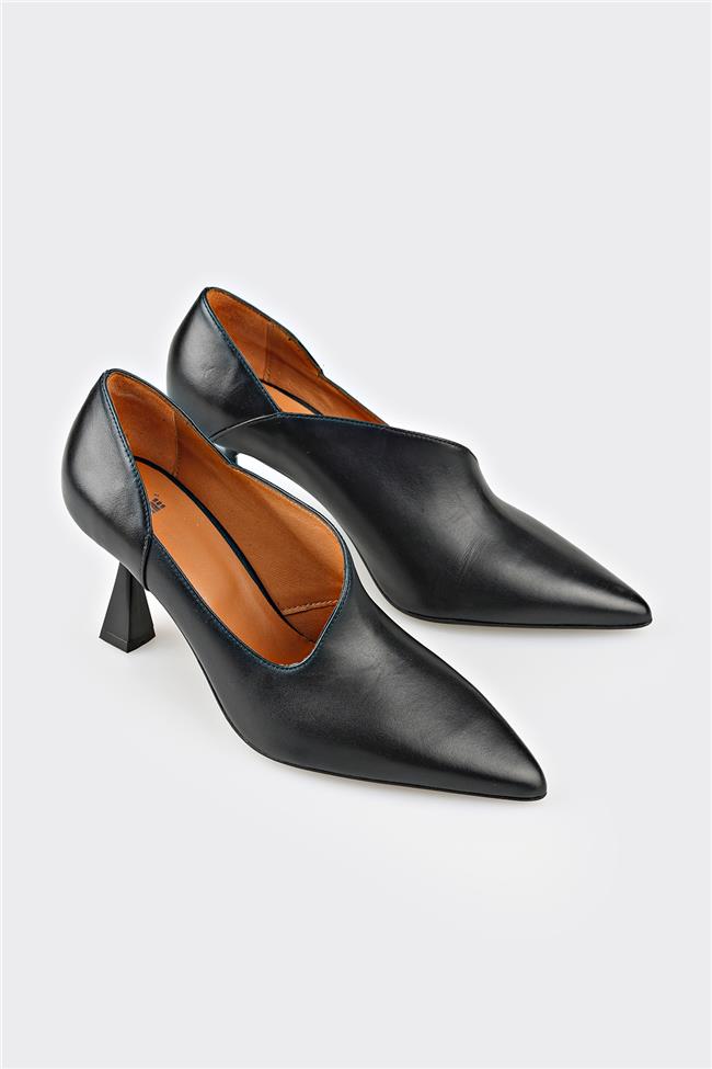 Siyah Deri Kadın Topuklu Ayakkabı