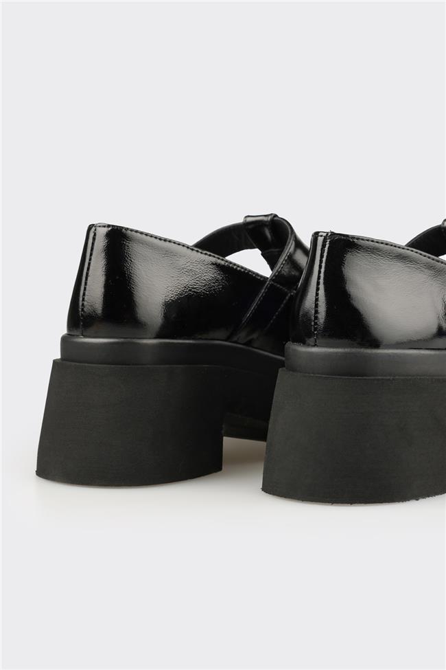 Siyah Deri Kadın Topuklu Ayakkabı