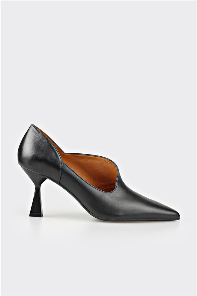 Siyah Deri Kadın Topuklu Ayakkabı