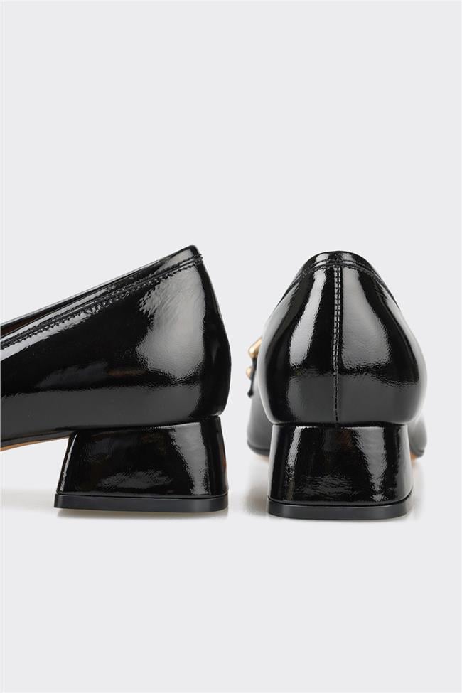 Siyah Deri Kadın Topuklu Ayakkabı