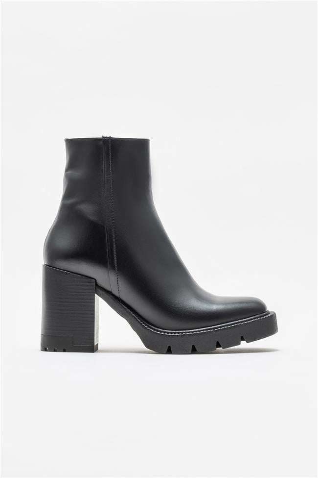 Siyah Deri Kadın Topuklu Bot