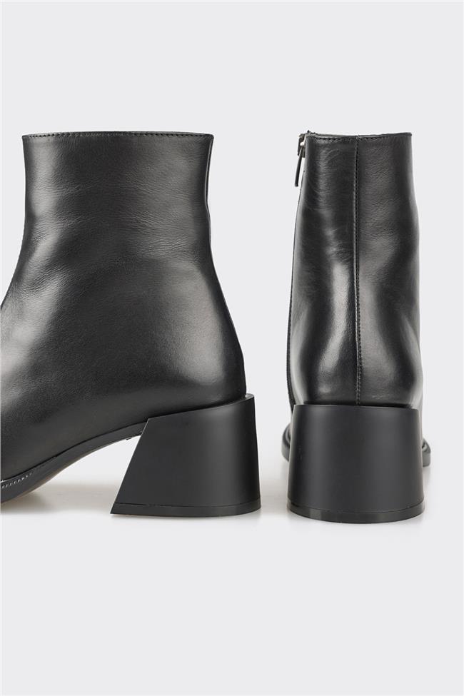 Siyah Deri Kadın Topuklu Bot