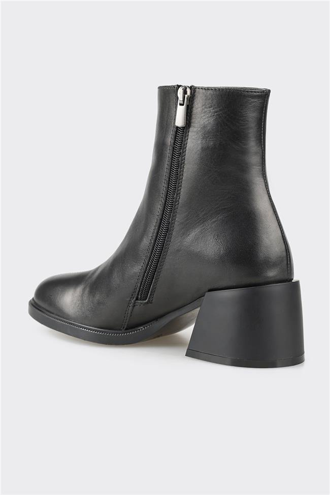 Siyah Deri Kadın Topuklu Bot