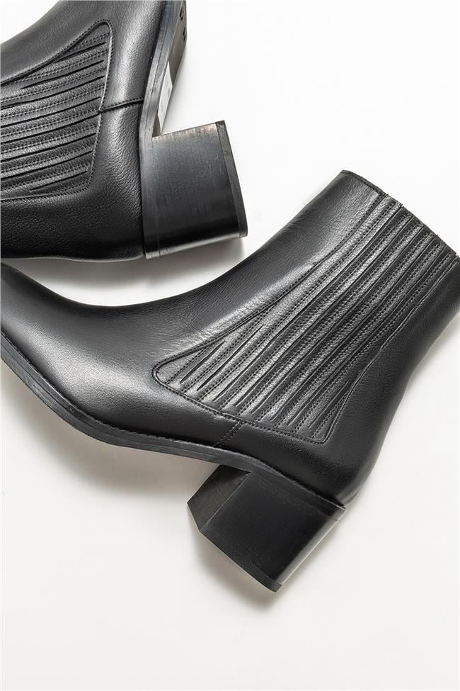 Siyah Deri Kadın Topuklu Bot