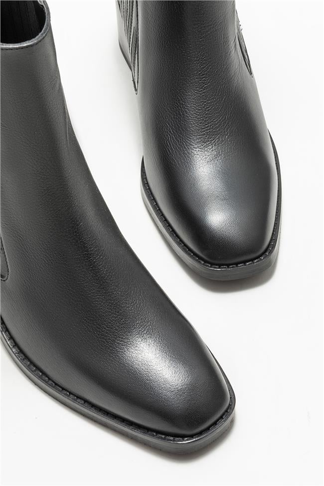 Siyah Deri Kadın Topuklu Bot