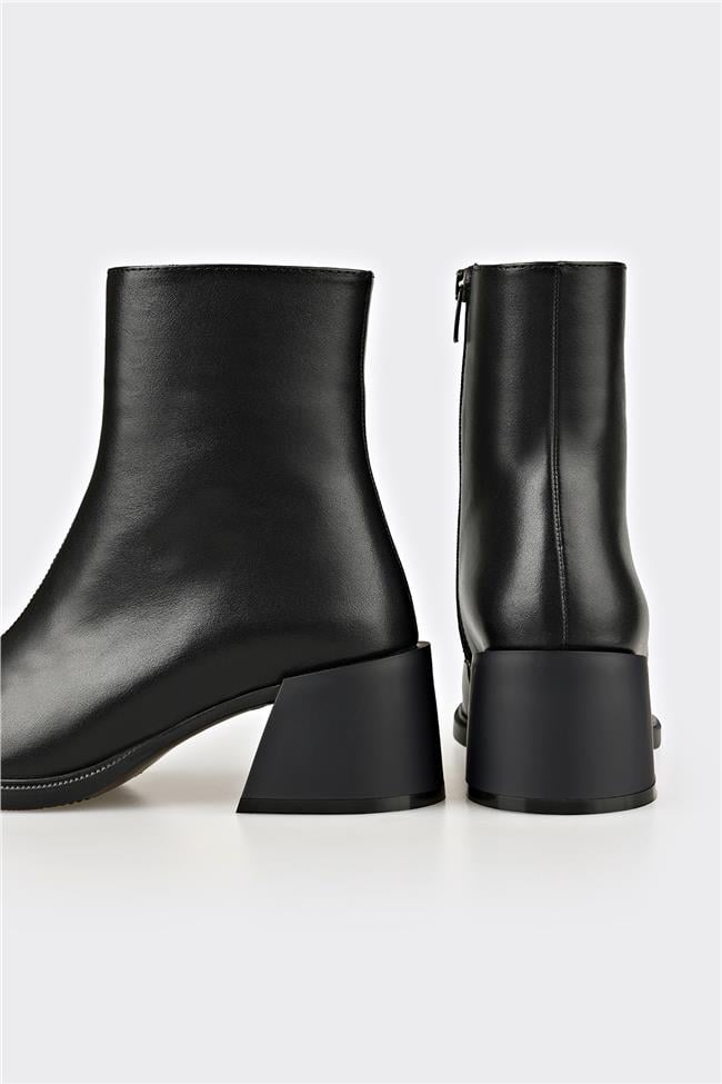 Siyah Deri Kadın Topuklu Bot