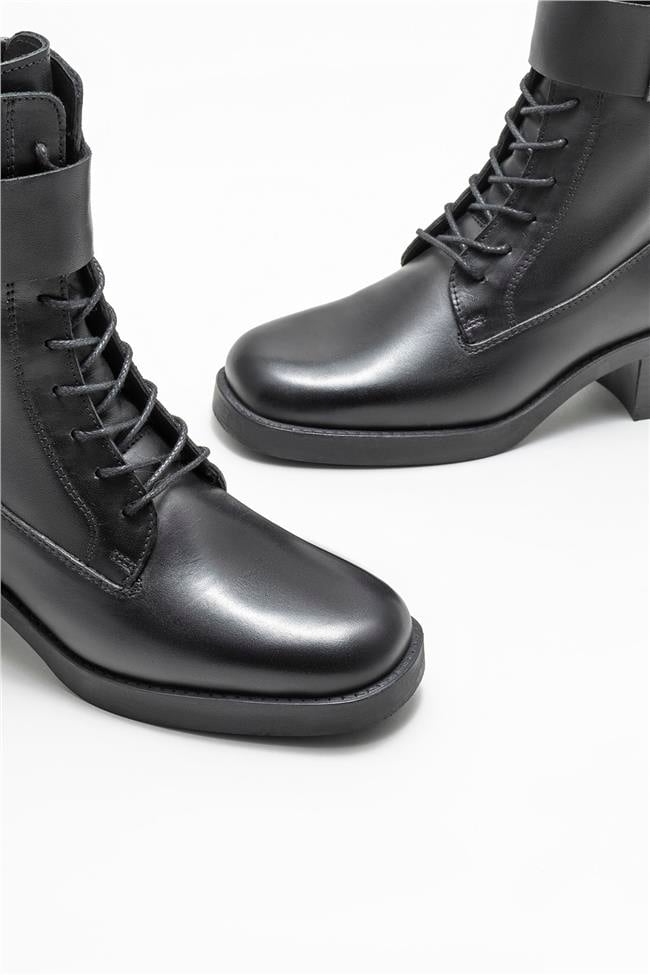 Siyah Deri Kadın Topuklu Bot