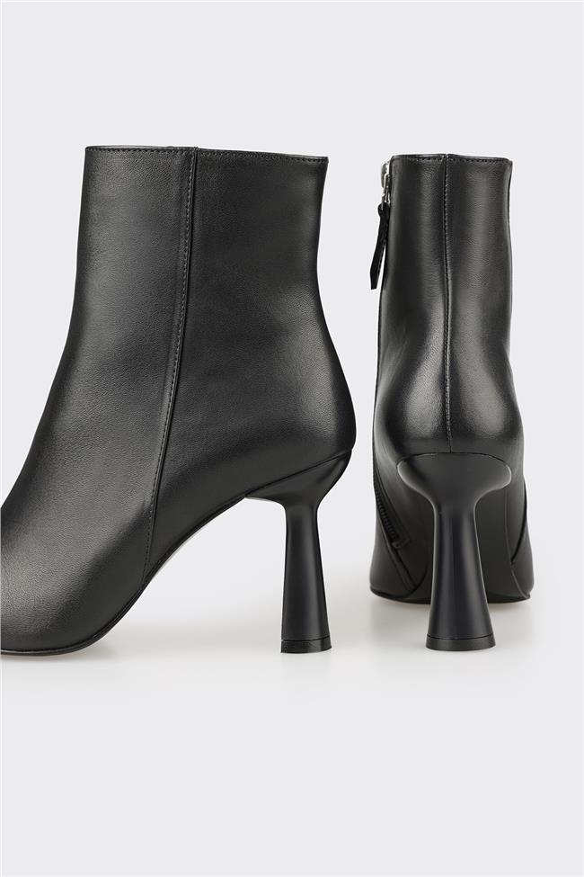 Siyah Deri Kadın Topuklu Bot