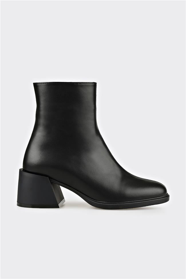 Siyah Deri Kadın Topuklu Bot