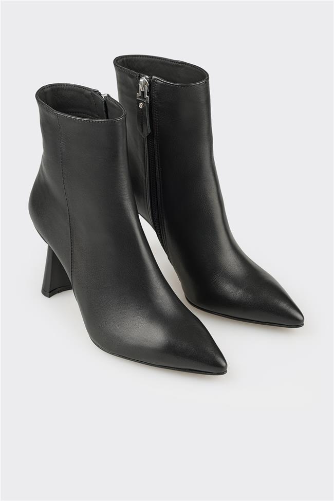 Siyah Deri Kadın Topuklu Bot