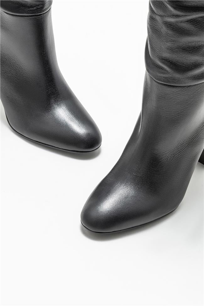 Siyah Deri Kadın Topuklu Çizme