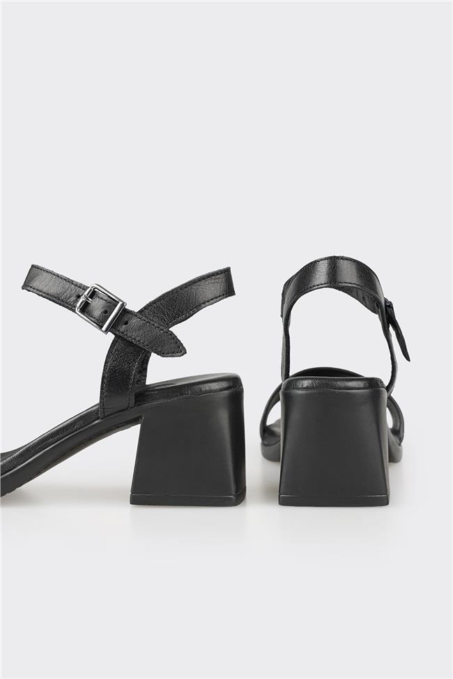 Siyah Deri Kadın Topuklu Sandalet