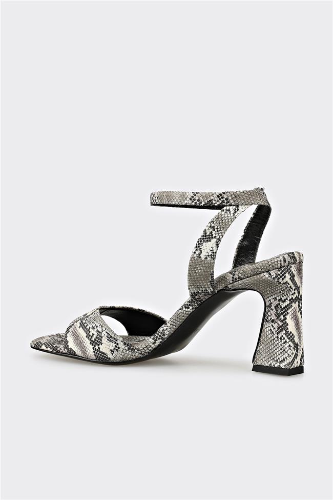 Siyah Deri Kadın Topuklu Sandalet