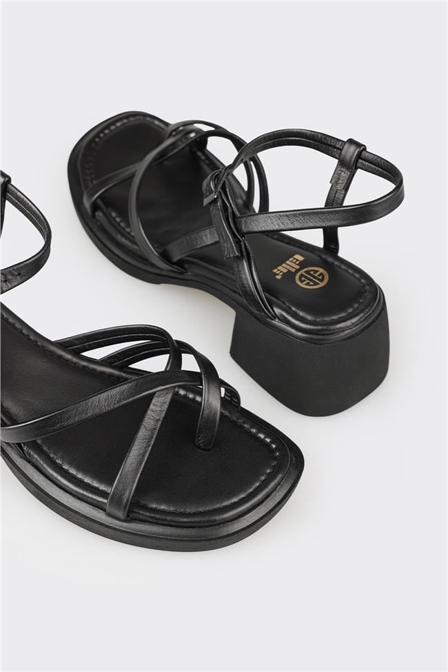 Siyah Deri Kadın Topuklu Sandalet