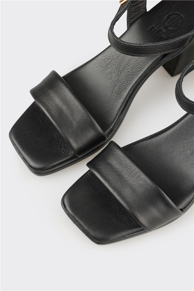 Siyah Deri Kadın Topuklu Sandalet