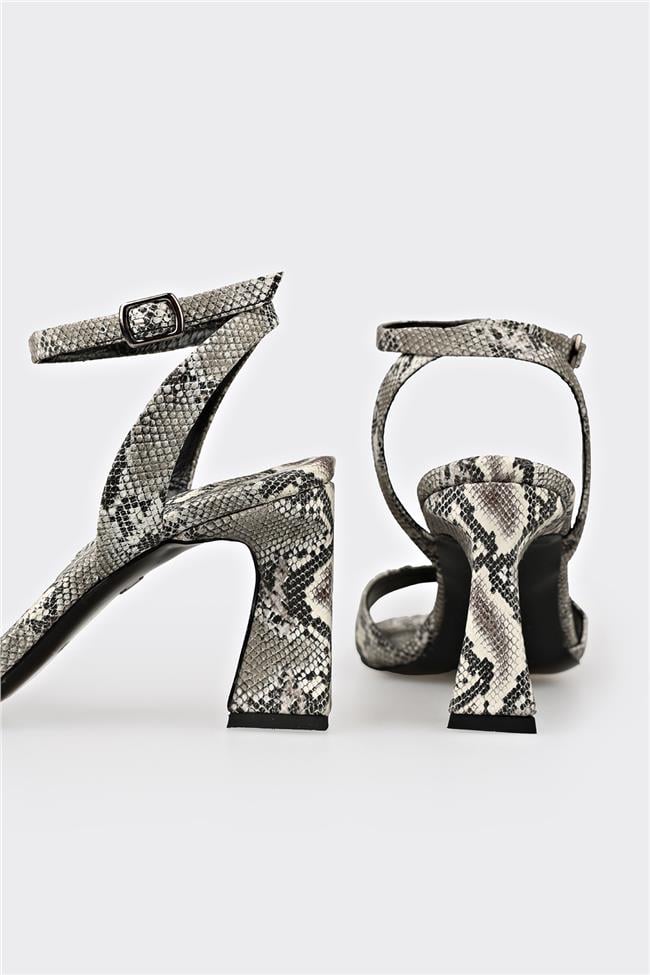 Siyah Deri Kadın Topuklu Sandalet