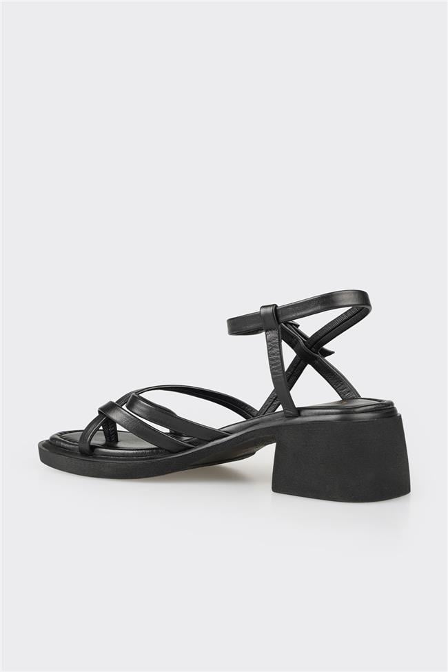 Siyah Deri Kadın Topuklu Sandalet