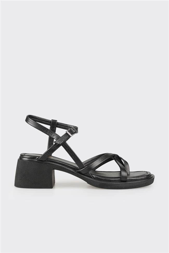 Siyah Deri Kadın Topuklu Sandalet