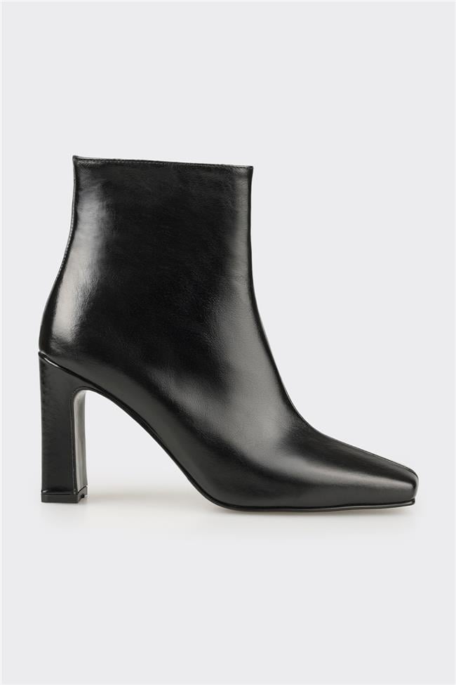 Siyah Deri Kadın Yüksek Topuk Bot